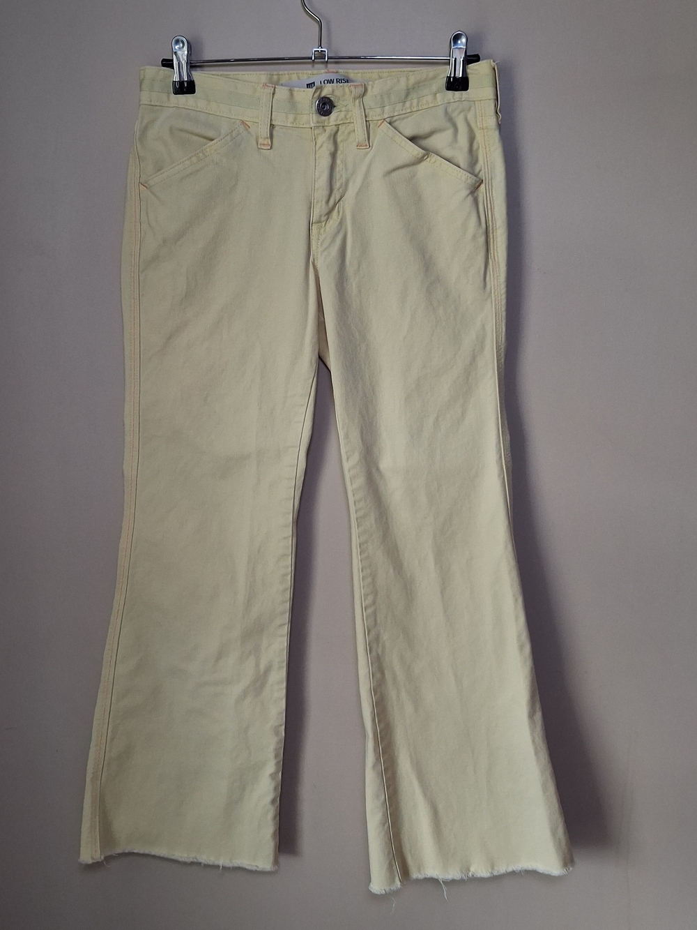 GAP Women’s Vintage Low Rise Flare Leg Butter Yellow Jeans; Size 2